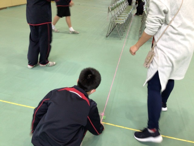 椅子はこの様に揃えています