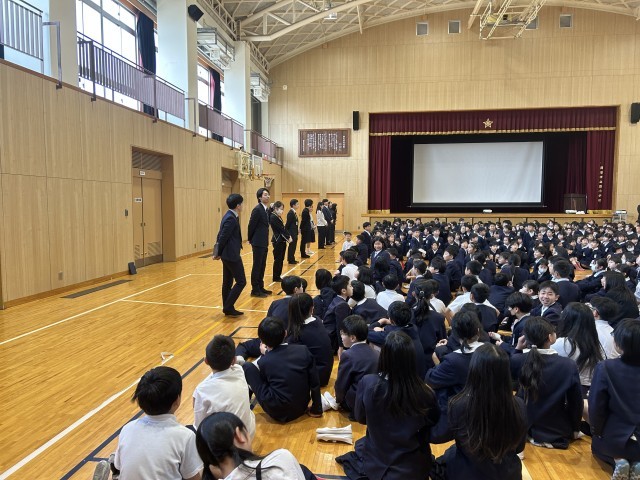 担任の先生が誰になるのかドキドキ！