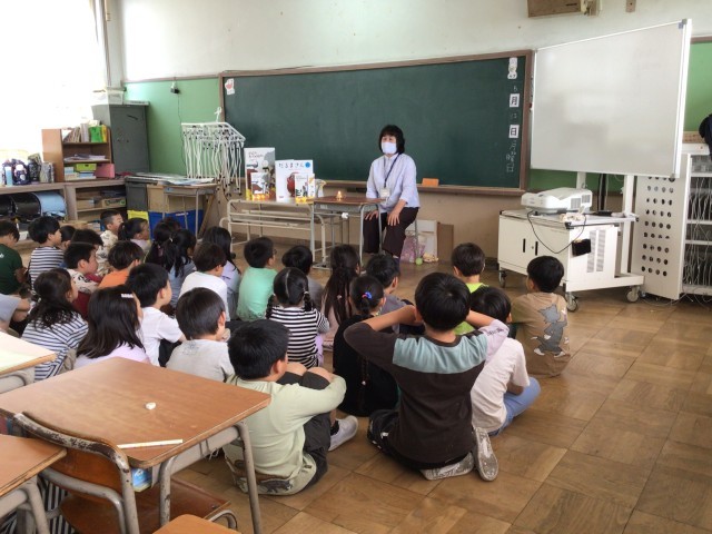 ２年生読み聞かせ